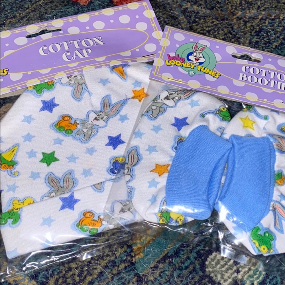 Looney Tunes Cotton Cap and Cotton Booties.